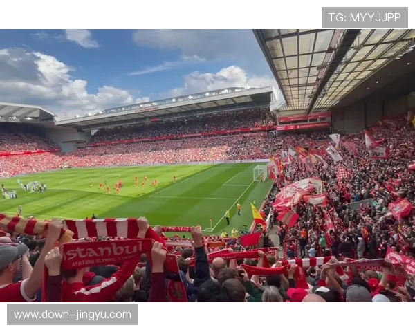 利物浦传奇达格利什雕像揭幕,Kop看台永载荣耀记忆 利物浦传奇达格利什雕像揭幕,Kop看台永载荣耀记忆