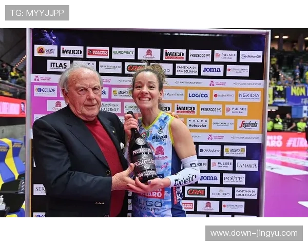 意大利科内利亚诺抵达巴西圣保罗,适应场地备战世俱杯卫冕之旅 意大利科内利亚诺抵达巴西圣保罗,适应场地备战世俱杯卫冕之旅