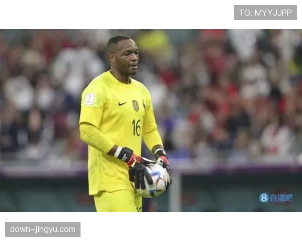 特写:40岁老将曼丹达赛前带领南特全队热身,诠释领袖价值